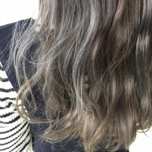 笠岡美容室Gratia(グラーティア)。　ダブルカラーは繊細なもの。