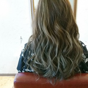 笠岡美容室Gratia(グラーティア)。　ハイライトをプラス。