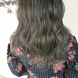 笠岡美容室Gratia(グラーティア)。　濃い目濃い目のヘアカラー。