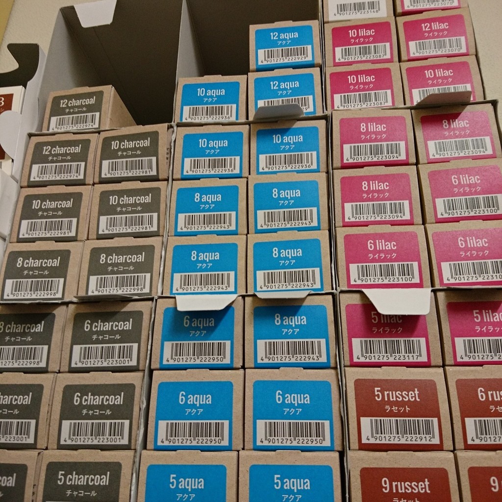 笠岡美容室Gratia(グラーティア)　アドミオカラーが大量に届きました。